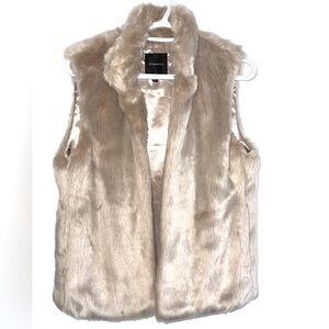 Dynamite Faux fur Beige Vest